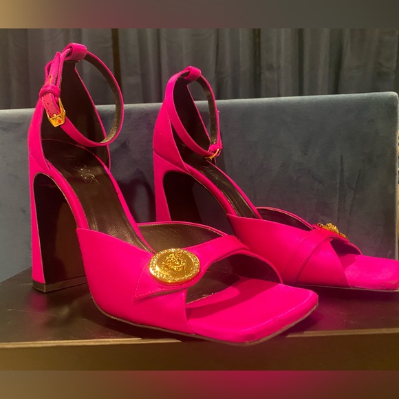 VERSACE
Medusa Medallion Ankle-Strap Sandals - Picture 2 of 8